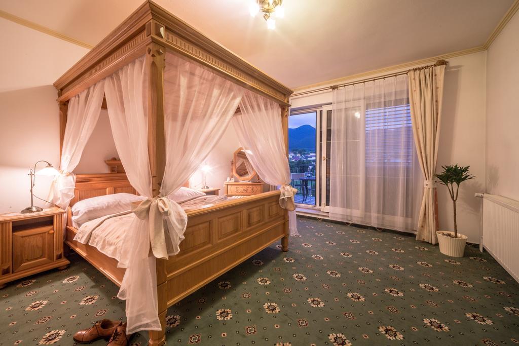 Hotel Diana Stráža Exteriör bild